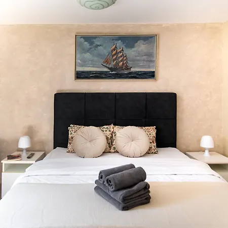 Ragusa City Walls Apartments-3