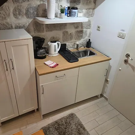 Festa Apartments & Rooms-2