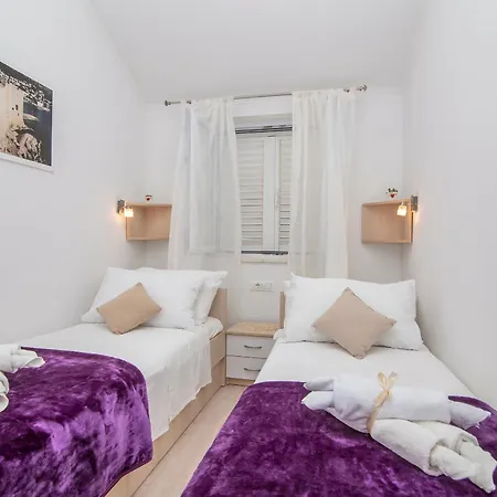 Apartment Relax And Holiday Stunning Old Town View-2