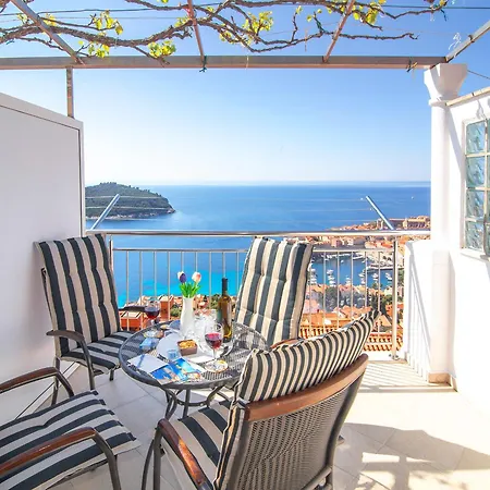 Apartment Relax And Holiday Stunning Old Town View-3