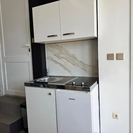 Studio Apartment-3