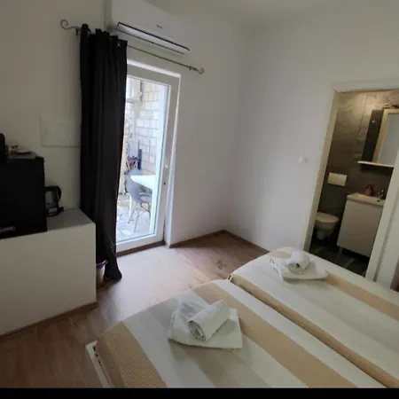 Zoric Apartments & Rooms-2