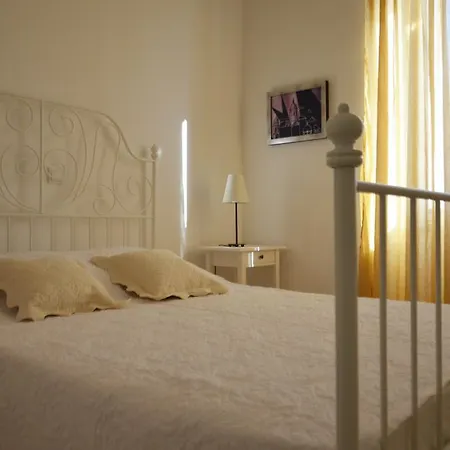 Apartment Chic Ploce-2