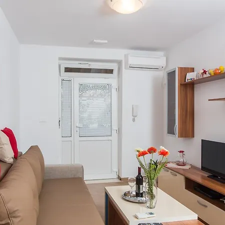 Apartments Gravosa- Free Parking-3