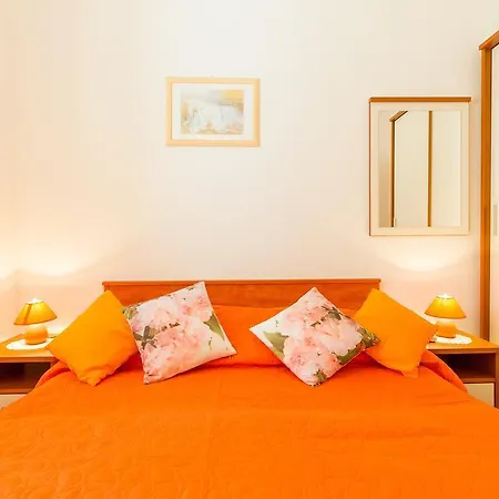Sunshine Apartments-3