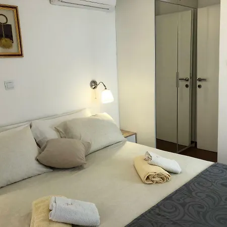 Elegant Apartment Leila-2