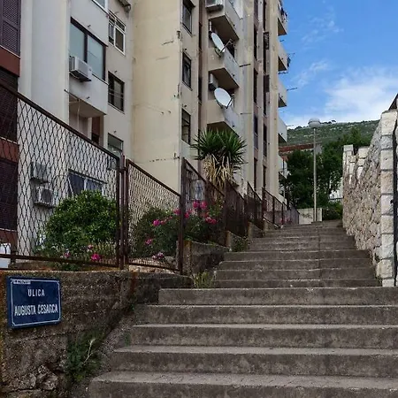 White Rose Apartment-3