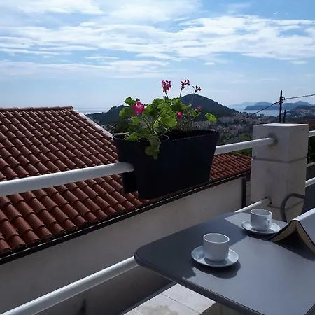 Alto Rooms And Apartments-2