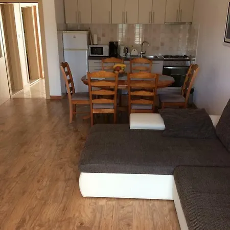 Apartments Orchidea 1-2