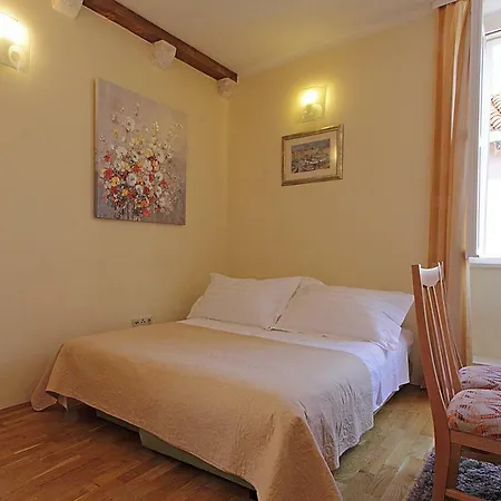 Apartments Kovac Old Town-3