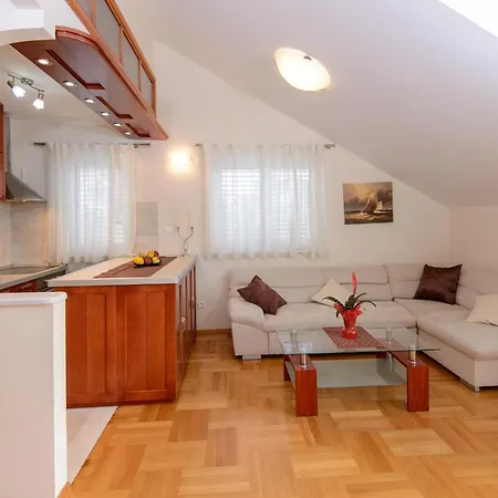Apartment Denis-2