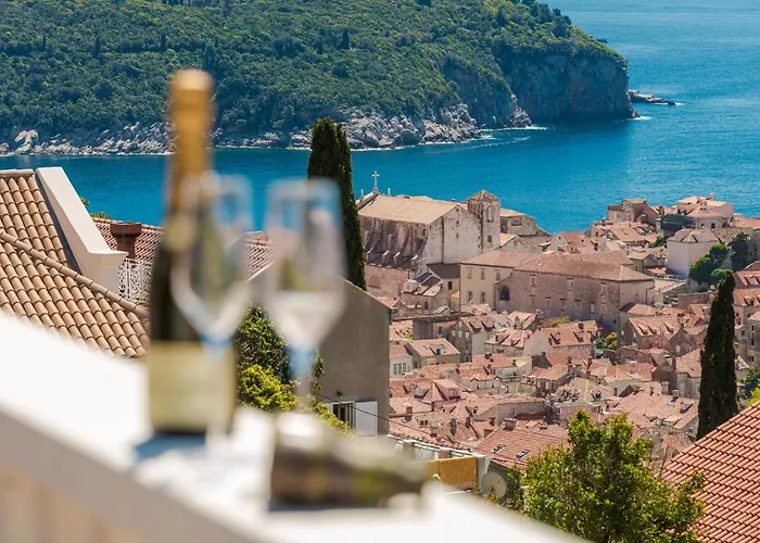 Guest House Allineeddubrovnik: Versatile Rooms with Free Parking