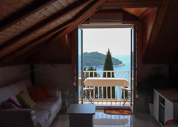 2-Bed Apt Sleeps 4 With Sea View 10 Min To Beach Dubrovnik