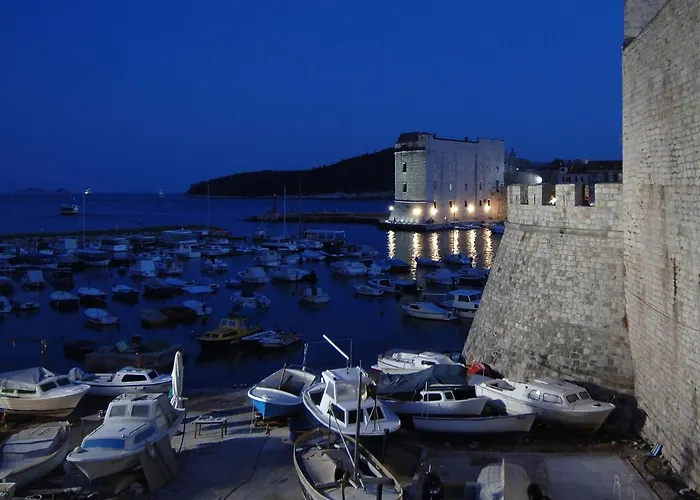 Dubrovnik Throne Suite IV