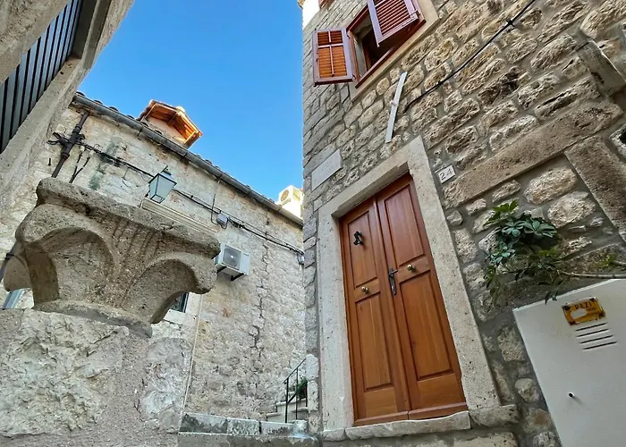 Dubrovnik Throne Suite IV