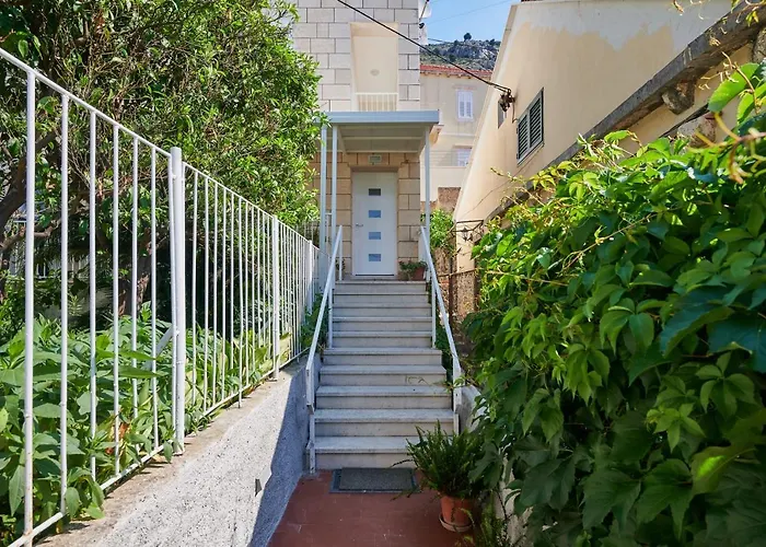 Newly Renovated Apt. Near To Entrance To Old Town Dubrovnik
