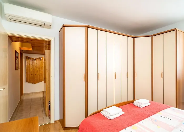 Spacious Three Bedroom Apartment Dubrovnik