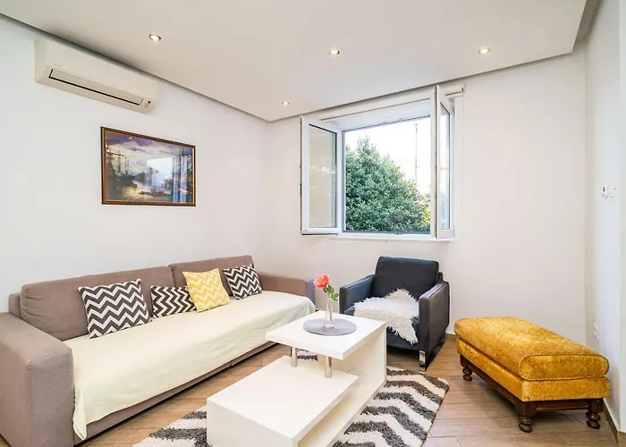 Spacious Two Bedroom Apartment Dubrovnik