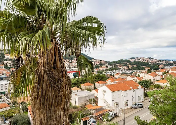 Spacious Three Bedroom Apartment Dubrovnik