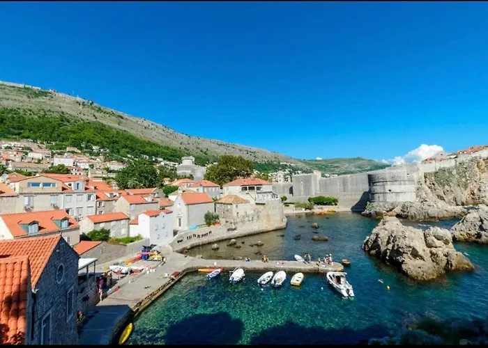 Blue Studio Apartment Next To The Beach Dubrovnik