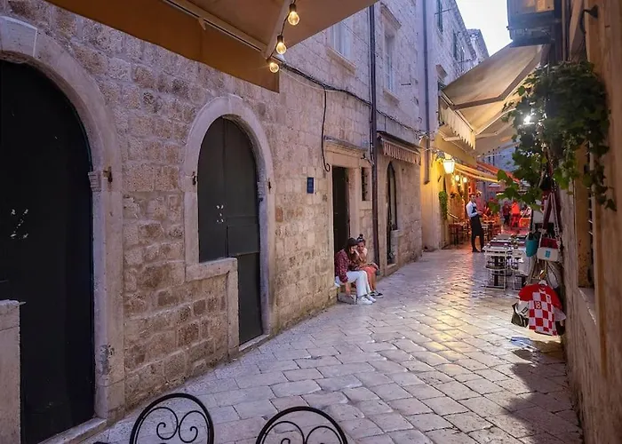 Flora-Heartbeat Old City Three Bedrooms Apartment Dubrovnik