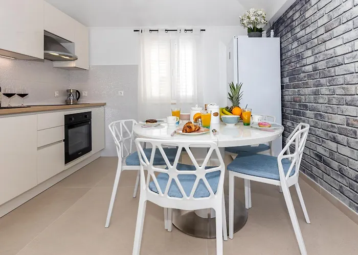 Breathtaking Sea View Apartment Near The Old City Dubrovnik