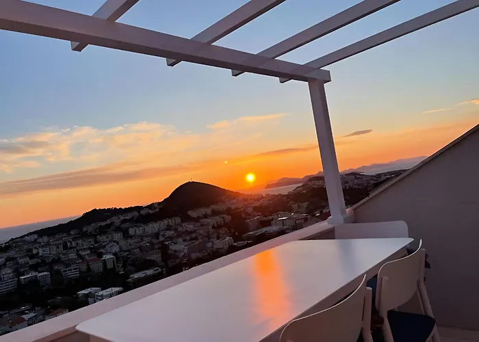 Breathtaking Sea View Apartment Near The Old City Dubrovnik
