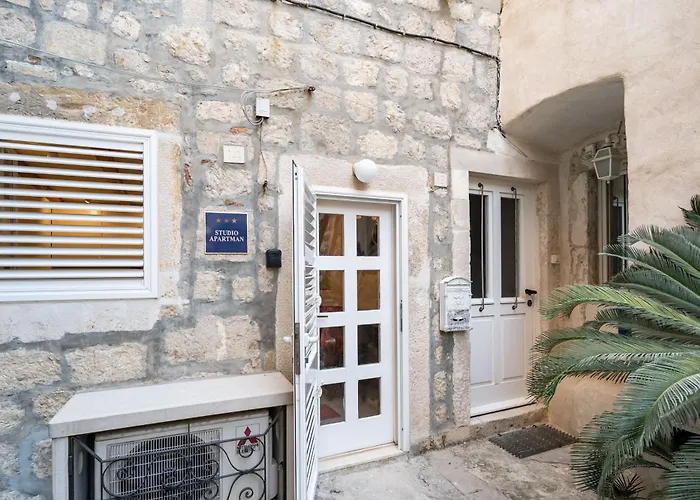 Lovely Holiday House Othello Next To The Buza Beach Dubrovnik