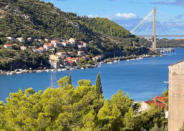 Bright & Sunny Two Bedroom Apartment Dubrovnik