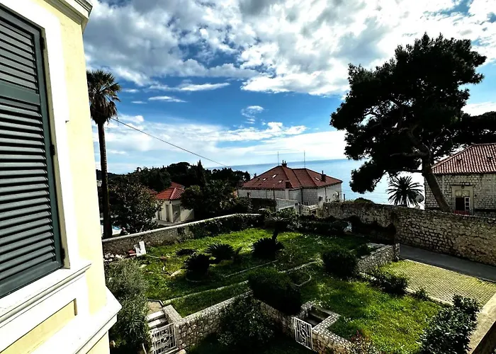 Two-Bedrooms Apartment With Balcony And Sea View,Near Old Town Dubrovnik