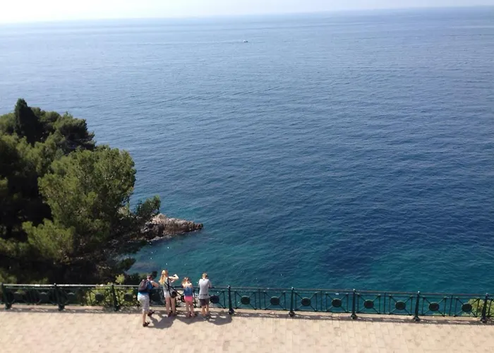 Happy Dubrovnik Centre-Free Parking Apartment
