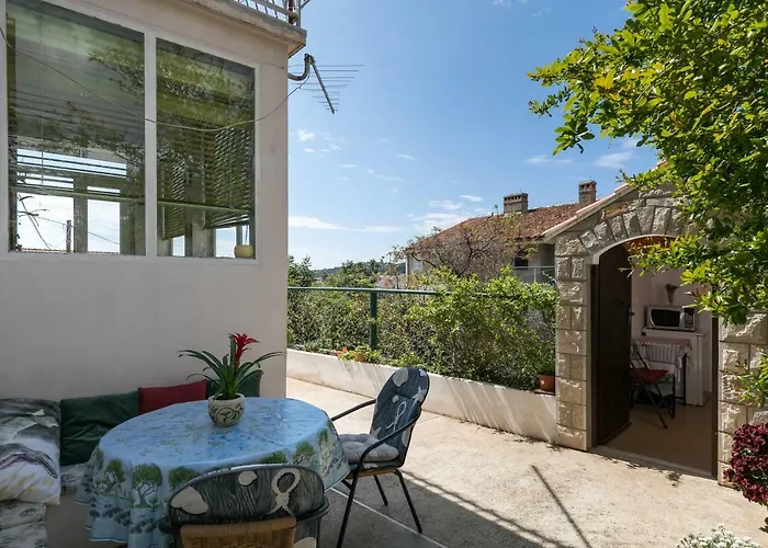 Mini Apartment Petra - Rooms Purple & Green With Kitchen And Garden Dubrovnik