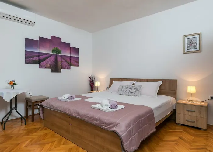 Mini Apartment Petra - Rooms Purple & Green With Kitchen And Garden Dubrovnik